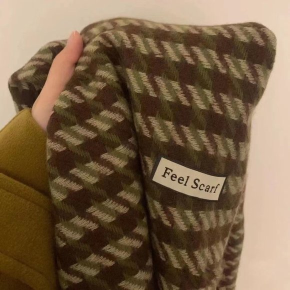 Checked scarf - Picture 2 of 3